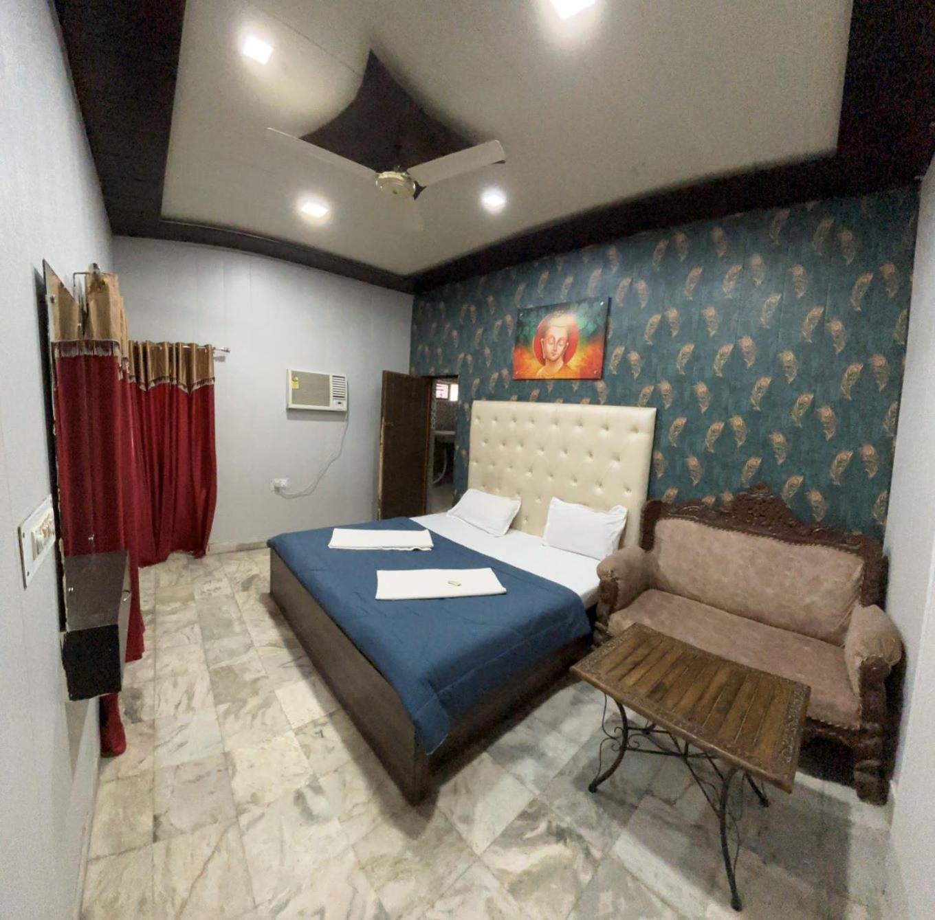 Saniya Palace