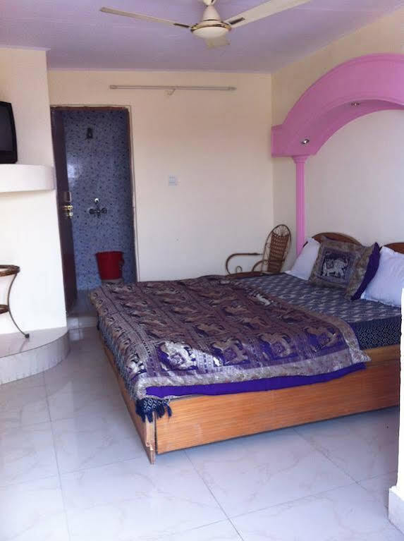 Saniya Palace